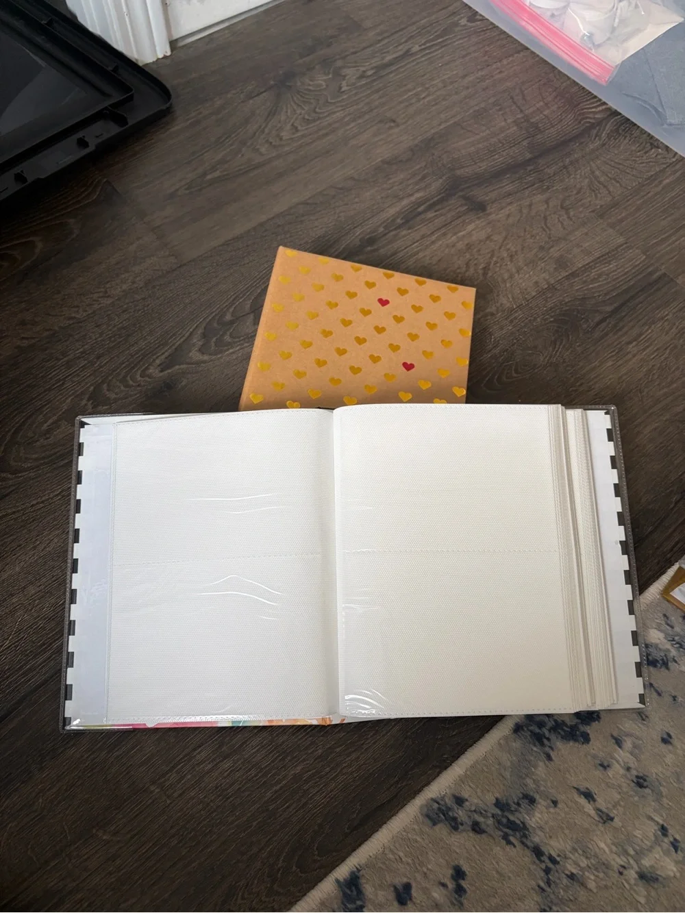 2 Photo Albums : Floral and Gold Hearts